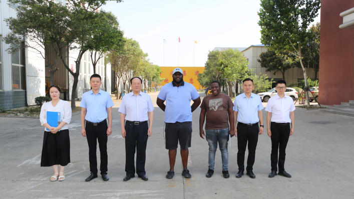 津巴布韦客商莅临中煤集团验收产品并续签新单