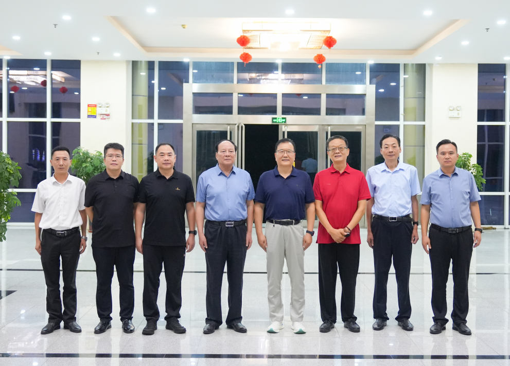 工业和信息化部信息技术发展司原副司长、一级巡视员王建伟一行莅临中煤集团 高度评价AI无人化应用突破