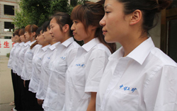 中煤工矿集团在盛夏来临之际，全体员工喜换夏装