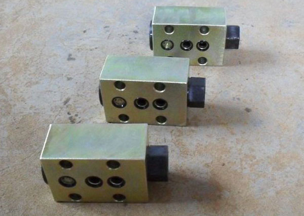 液控交替单向阀