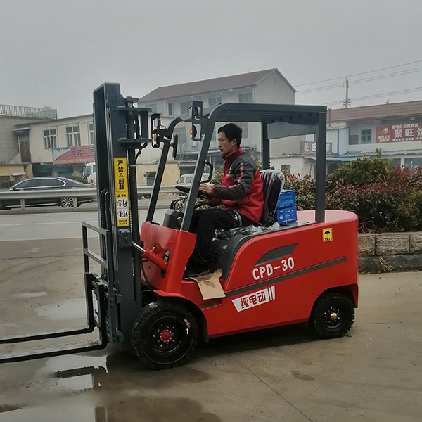 3T电动叉车