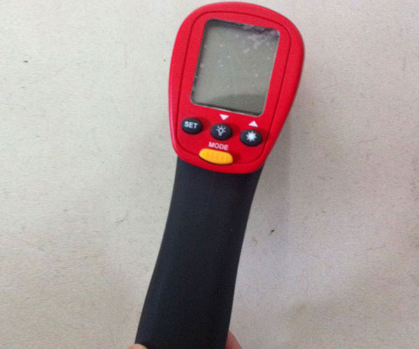 红外测温仪