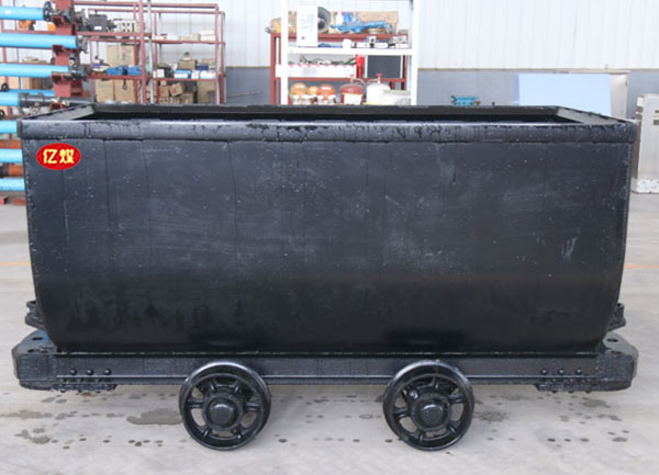 MGC1.1-6固定车箱式矿车