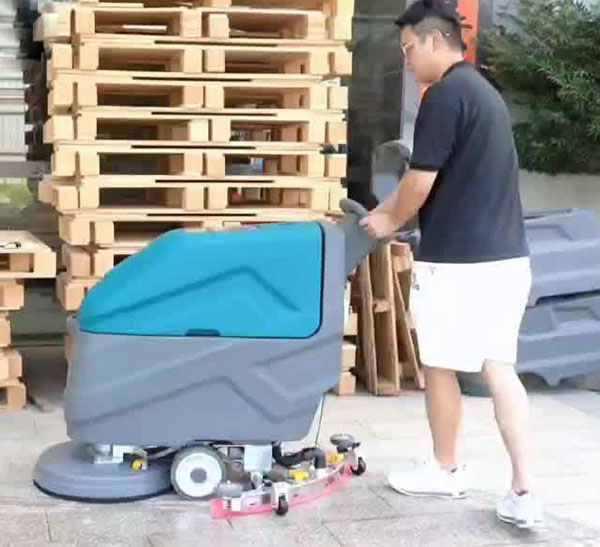 室内手推洗地车