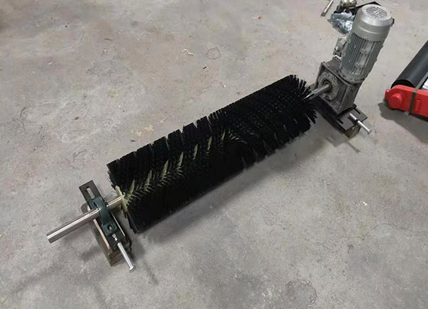 电动滚刷清扫器