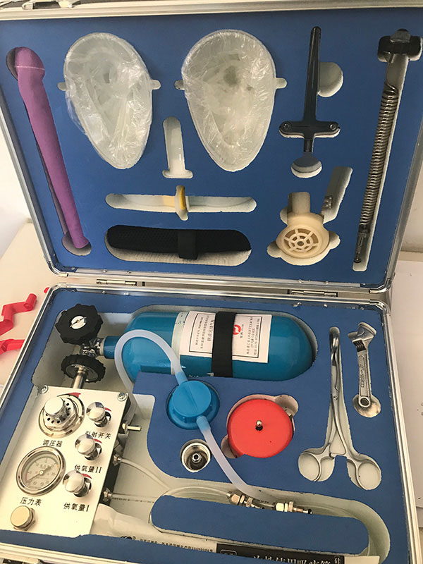 便携式氧气自动复苏机