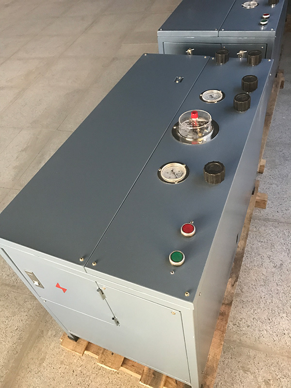 AE102A氧气充填泵