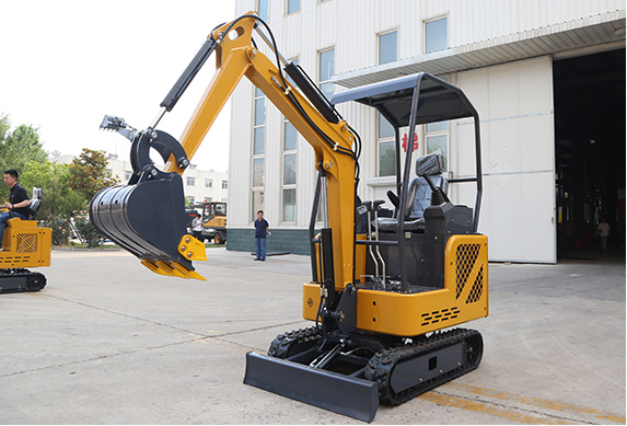 20小型挖掘机强化结构