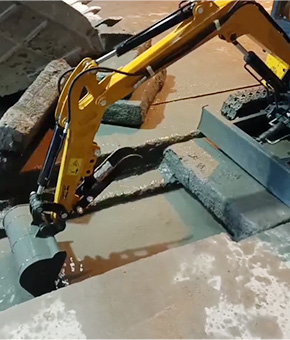 17小型挖掘机鱼塘挖掘