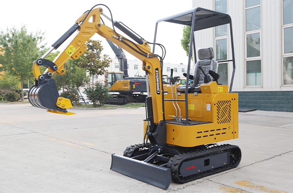 17小型挖掘机进口发动机动力强劲
