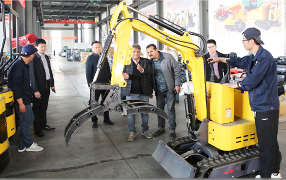 09小型挖掘机质量保障