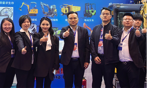 09小型挖掘机货源充足