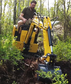 09小型挖掘机山地开荒