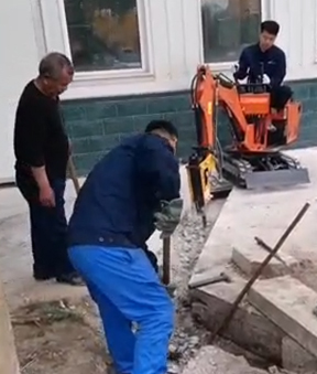 09小型挖掘机管道改造