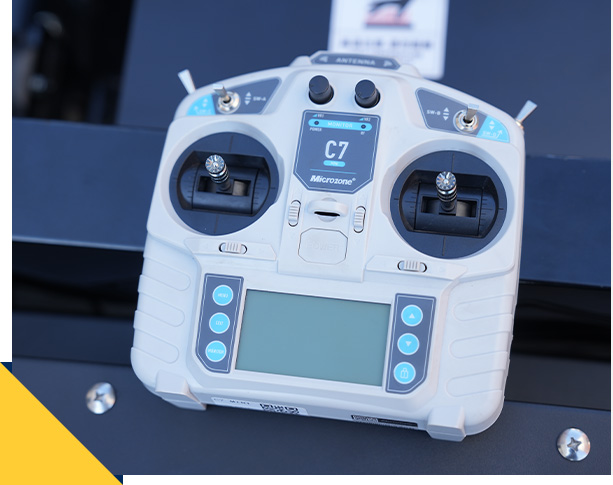 1000履带式遥控割草机智能远程操控