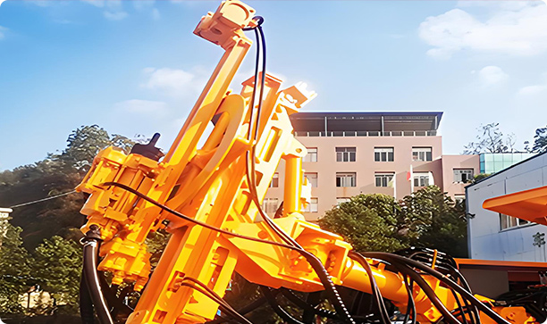 遥控凿岩台车降低劳动强度