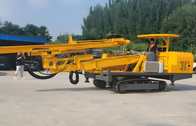 单臂轨轮式凿岩台车产品介绍