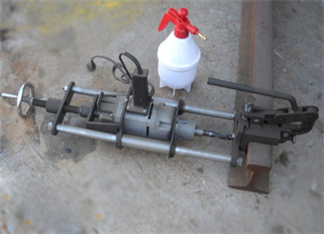 ZG-13型电动钢轨钻孔机