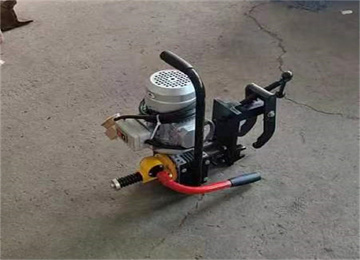 电动钻孔机