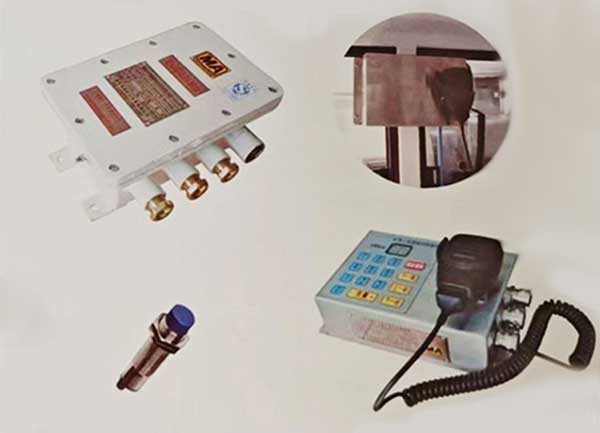 矿用车载广播对讲装置