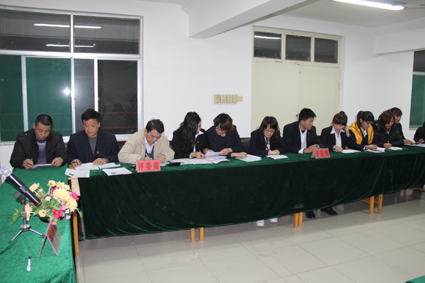 /山东中煤工矿集团举行干部竞职演说/