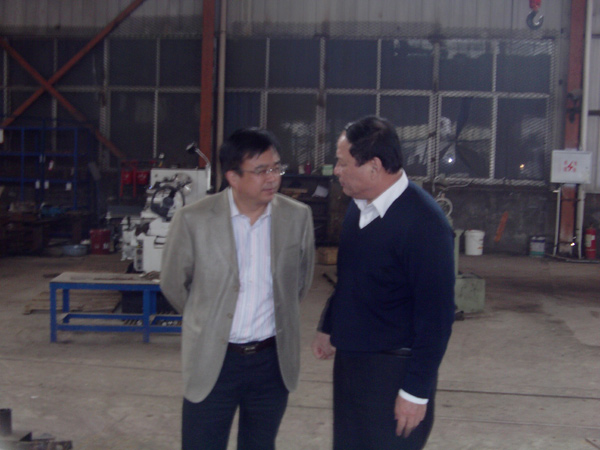 /济宁市政府、市卫生局有关领导来我集团参观指导/