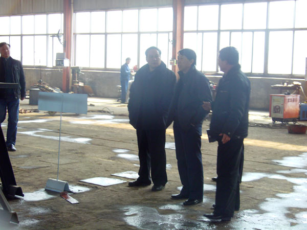 /济宁市政府、军分区有关领导来我集团参观指导/