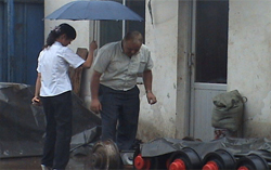 奥地利客户到我公司验收第一批矿用火车轮及再次签订订货合同