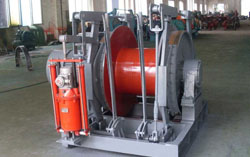 调度绞车的的工作原理与结构