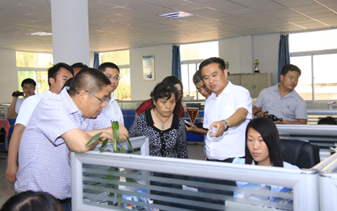 热烈欢迎省市经信委领导及新闻媒体记者莅临中煤集团参观指导