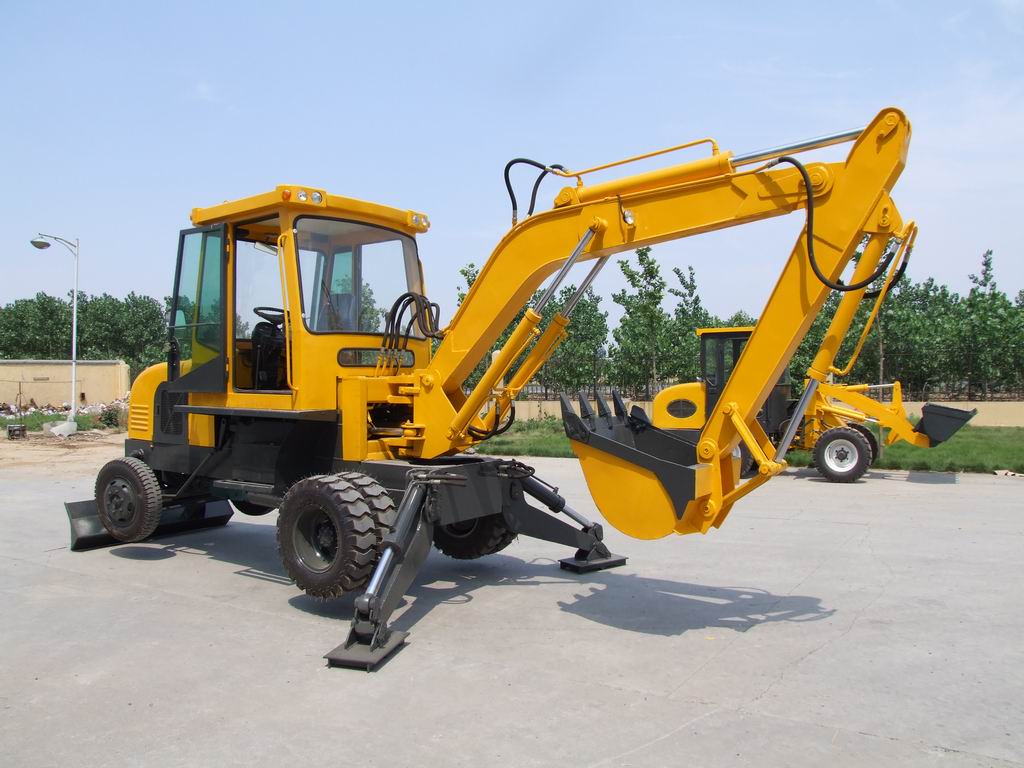 挖掘机司机必知的12大安全操作法则 