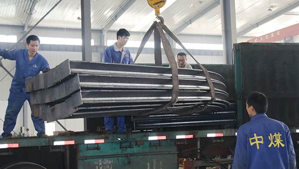中煤集团100架U型钢支架发往山西长治