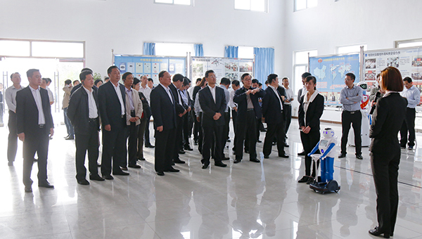 热烈欢迎市委常委、副市长于永生率市科学发展考察团莅临集团视察指导