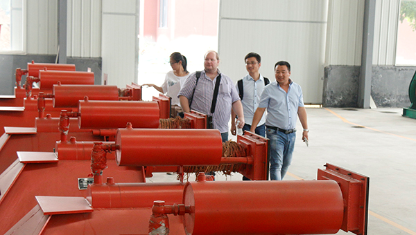 热烈欢迎芬兰客商莅临中煤集团考察采购设备