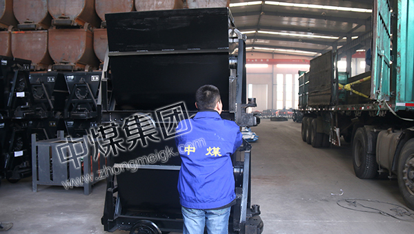 中煤集团30辆新型翻斗式矿车发往缅甸