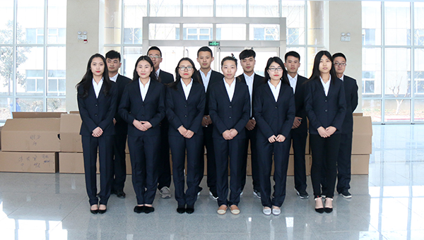 新工装 新形象 山东中煤集团全体员工喜发新工装