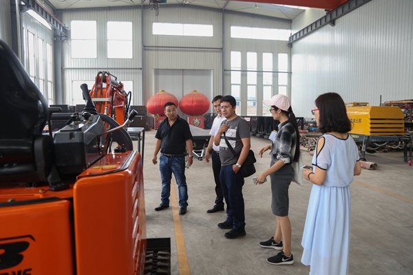 热烈欢迎哥伦比亚客商一行莅临中煤集团考察采购