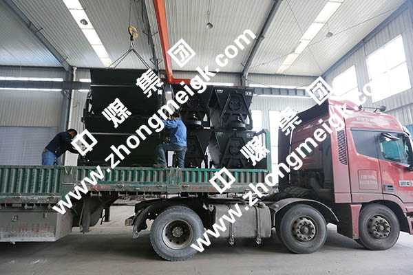 中煤集团一批新型翻斗式矿车发往江西上饶