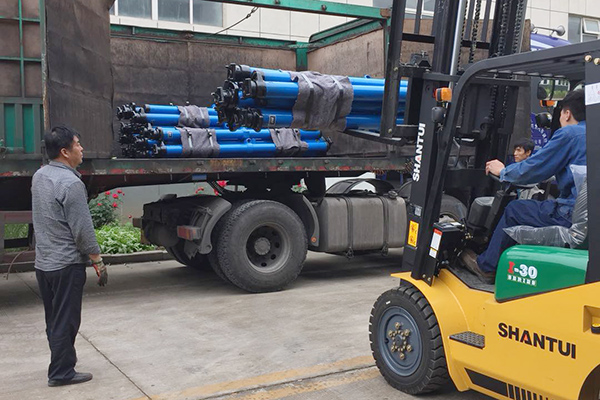 中煤集团一批悬浮式单体液压支柱发往山西长治