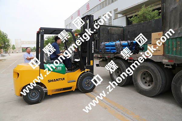 中煤集团又一批单体液压支柱发货陕西