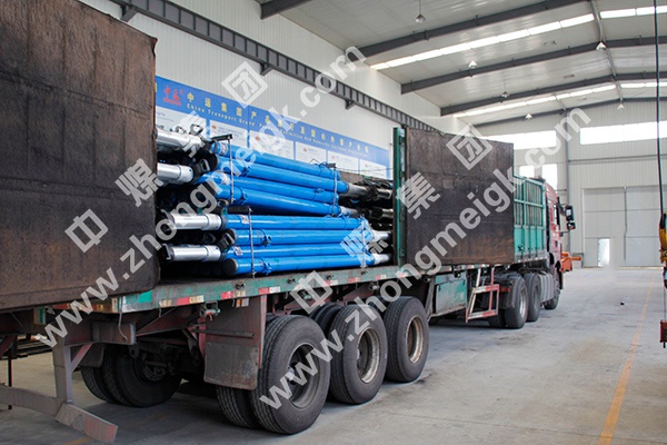 中煤集团一批液压支柱发往山西晋中