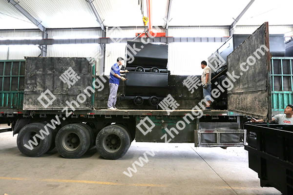 中煤集团一批固定式矿车发往陕西渭南