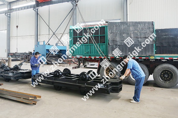 中煤集团一批矿用平板车发往山西吕梁