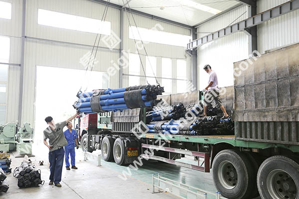 中煤集团一批液压支柱发货山西长治