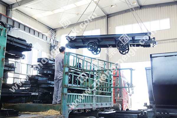 中煤集团一批矿用平板车发往陕西府谷