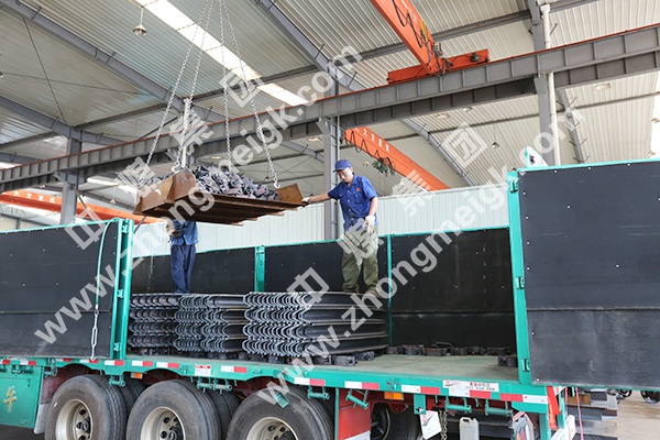 中煤集团一批U型钢支架发往青海