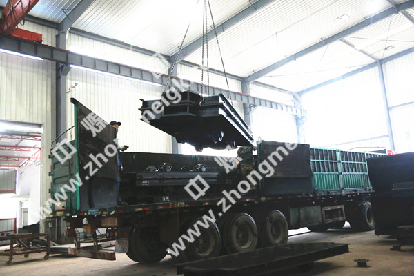 中煤集团一批矿用平板车发往山西灵石县