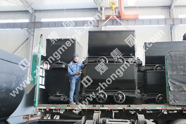 中煤集团一批固定式矿车发往陕西渭南