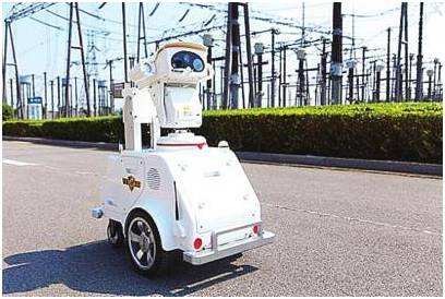 迎战寒潮天 电力巡检机器人强势出击