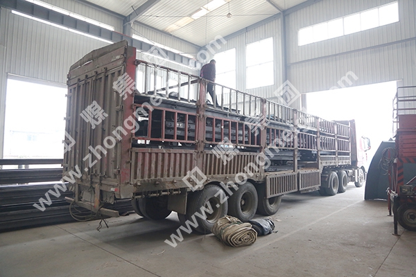 中煤集团一批矿用平板车发往贵州